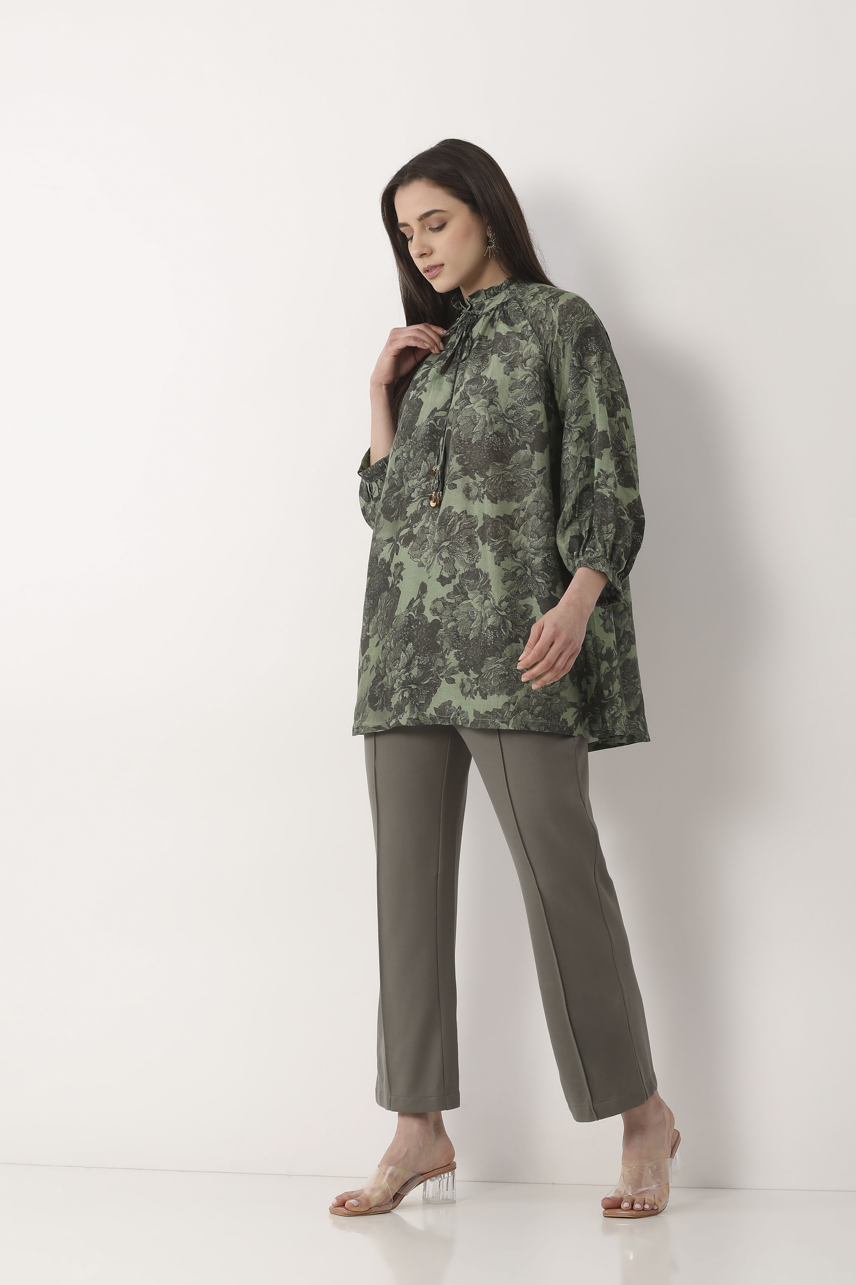 White Solid Wide Leg Pants image number 0