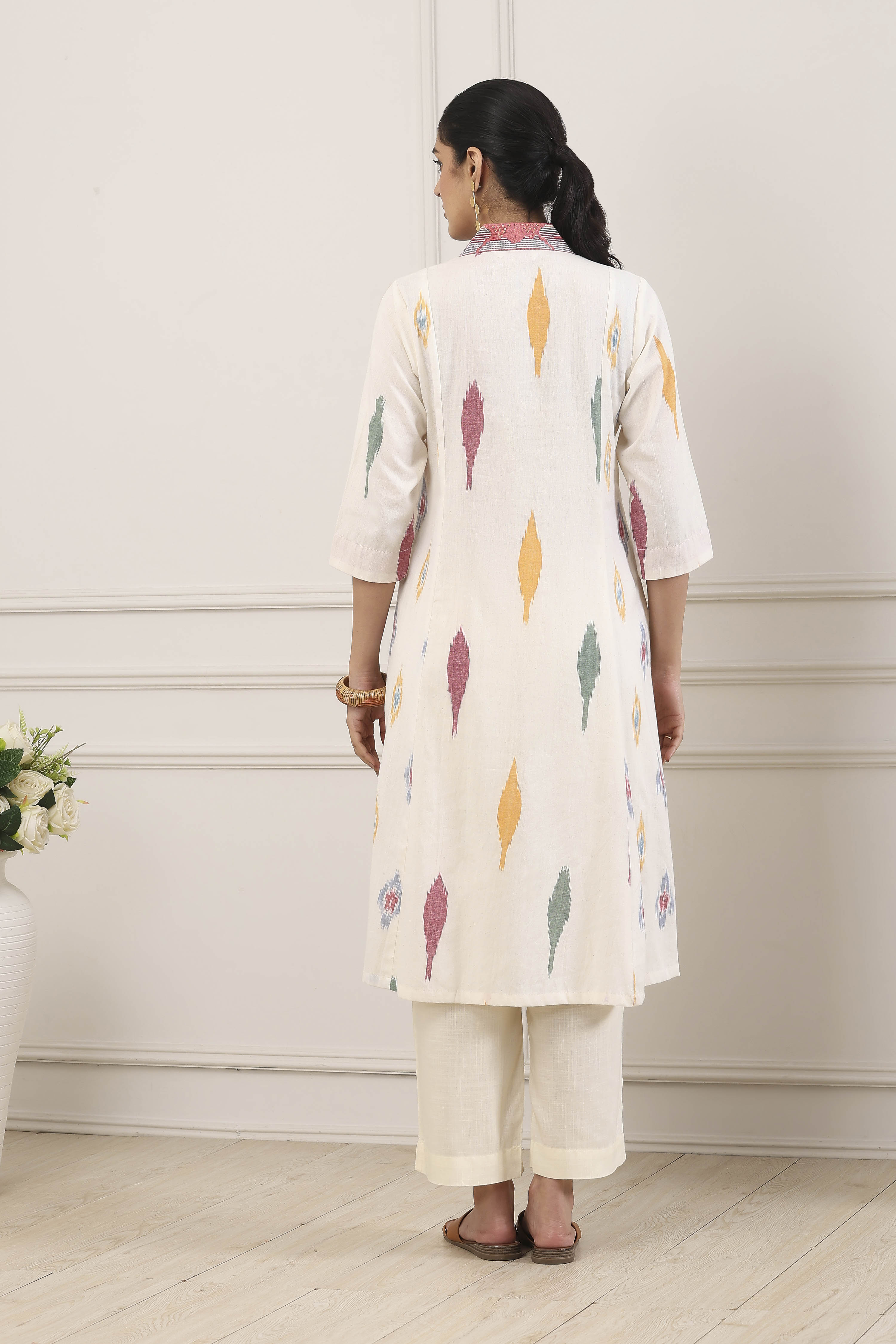 Off White Cotton Geometric Printed A-Line Kurta image number 3