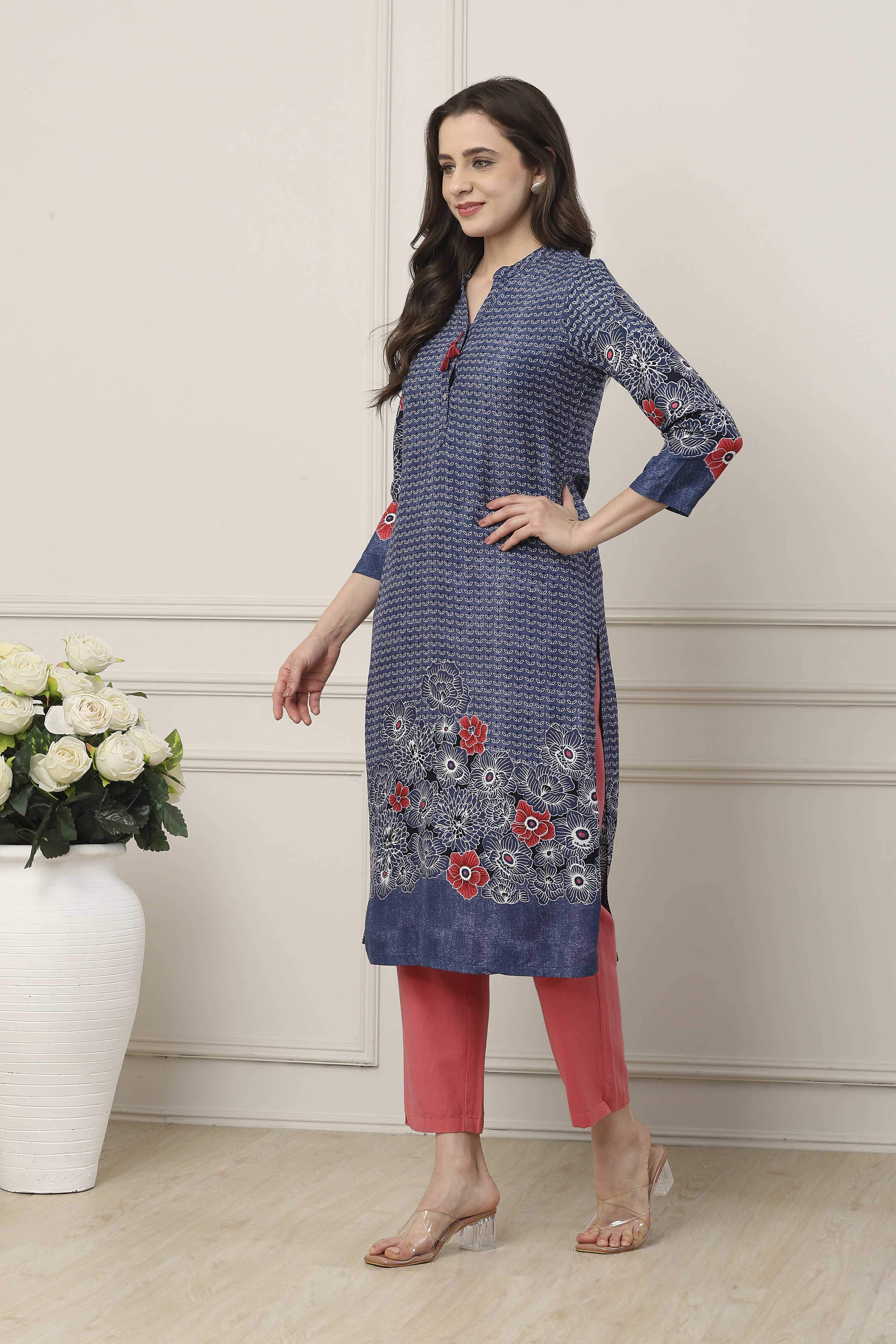 Indigo Blue Floral Printed Straight Kurta image number 2